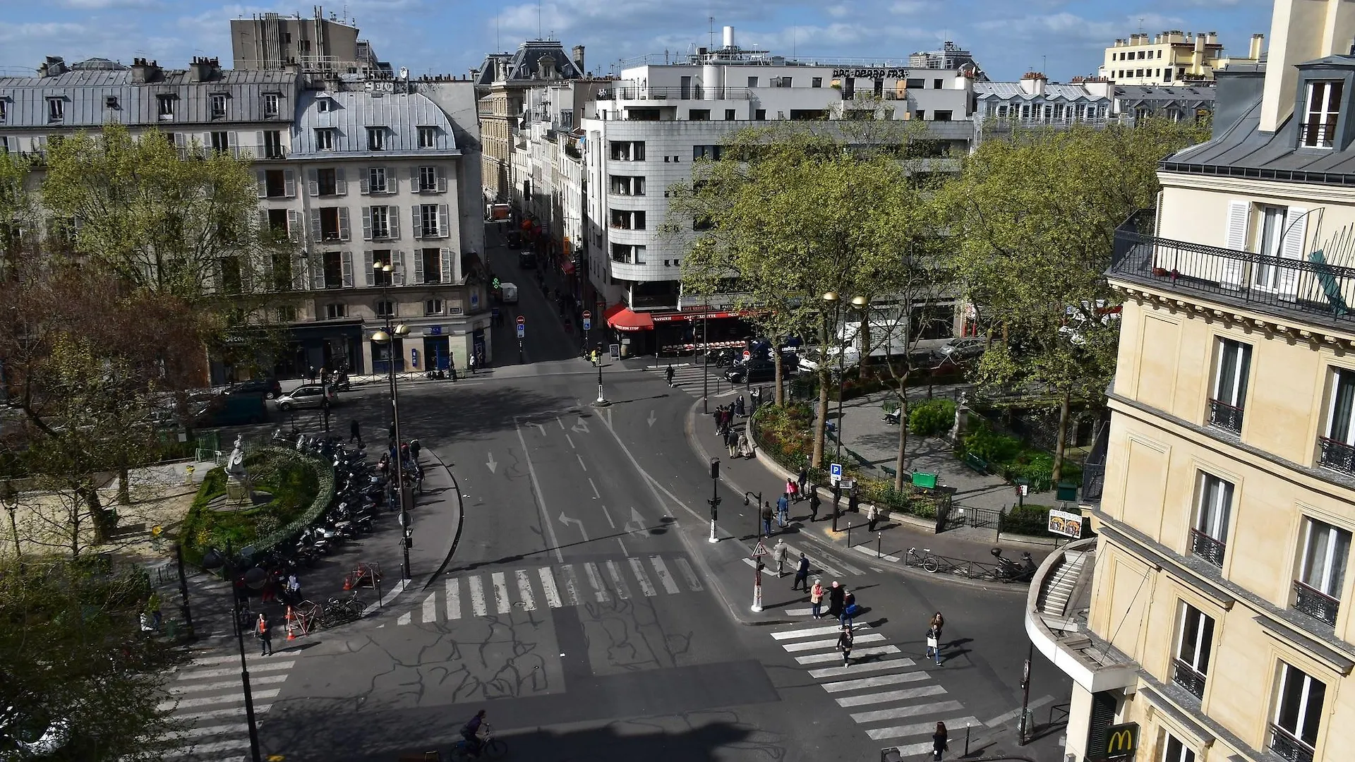 Absolute Republique Hotel Paris