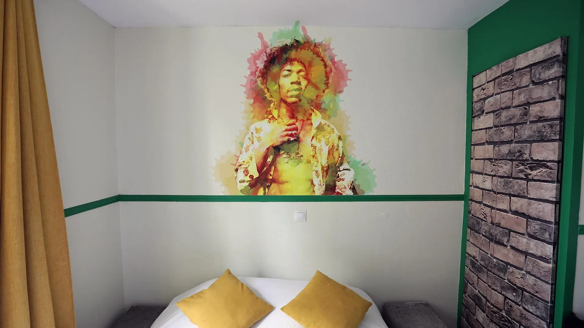 Absolute Republique Hotel 2*