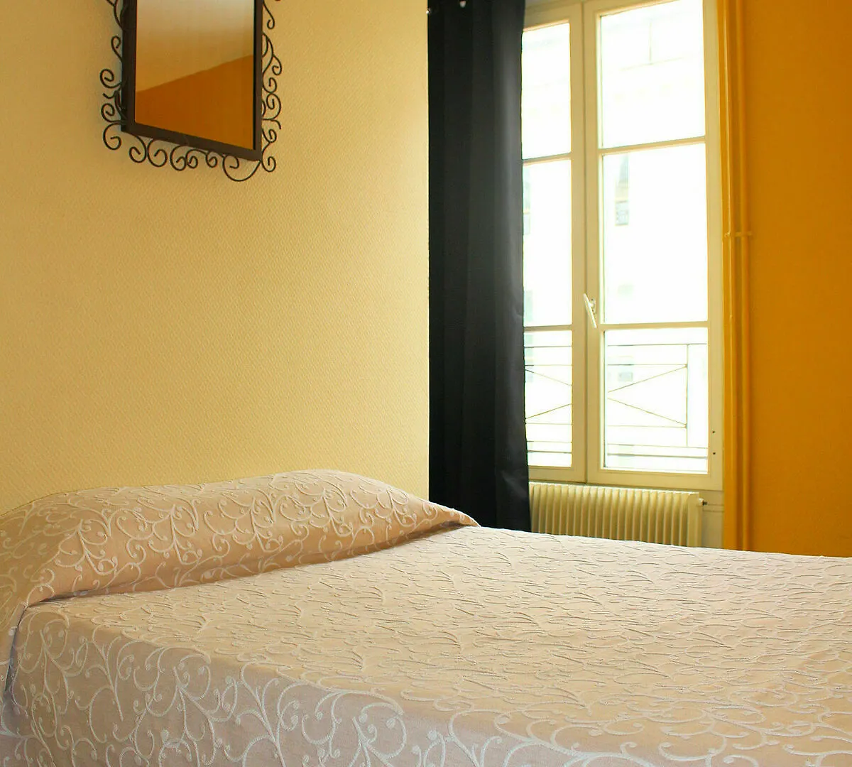 Hotel Absolute Republique Paris