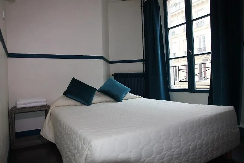 Absolute Republique Hotel 2*